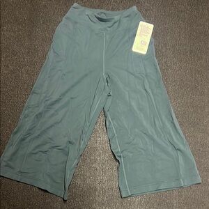 Lululemon Blissed Out Teal Culottes